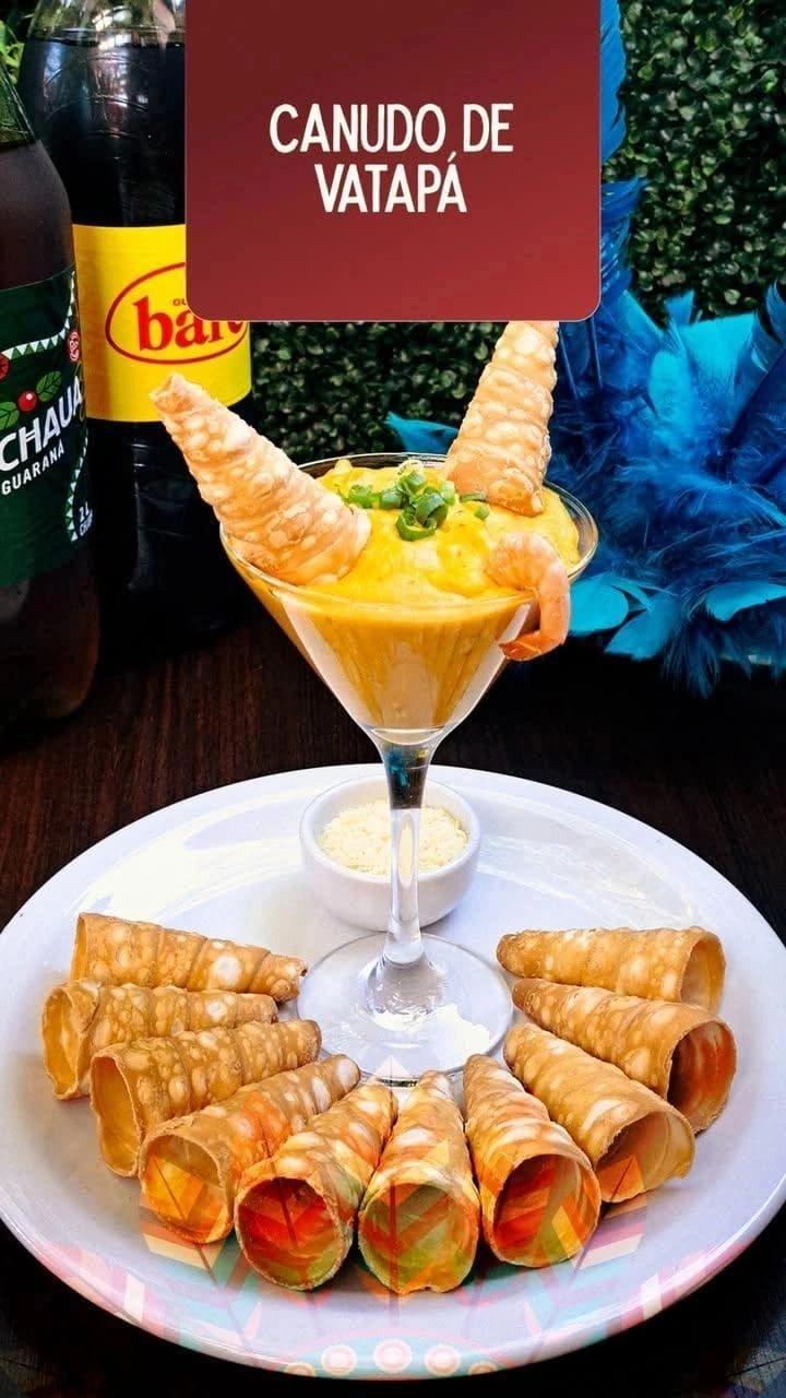 Canudos de vatapá com camarão
